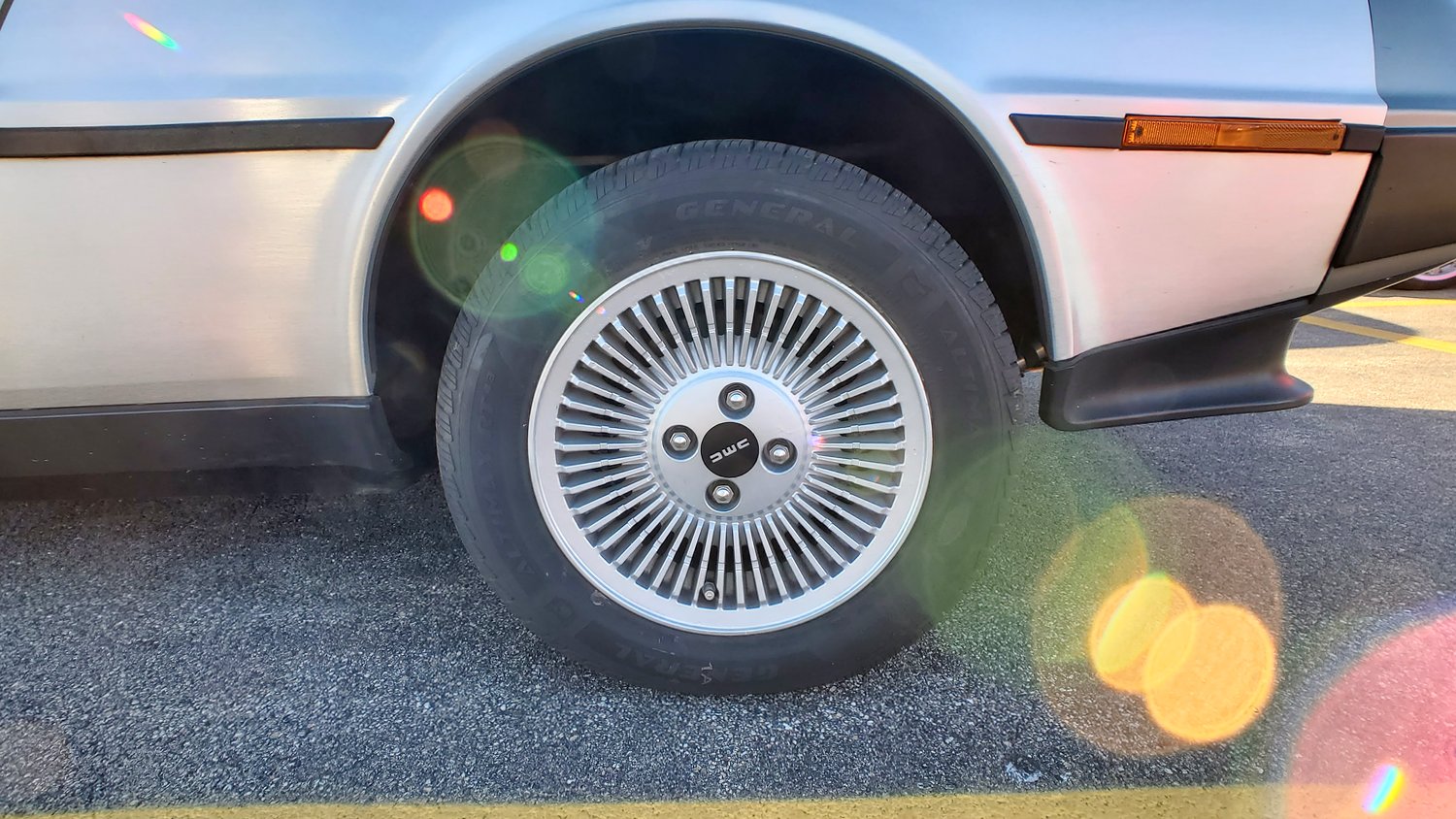 Tire and wheel of DeLorean.