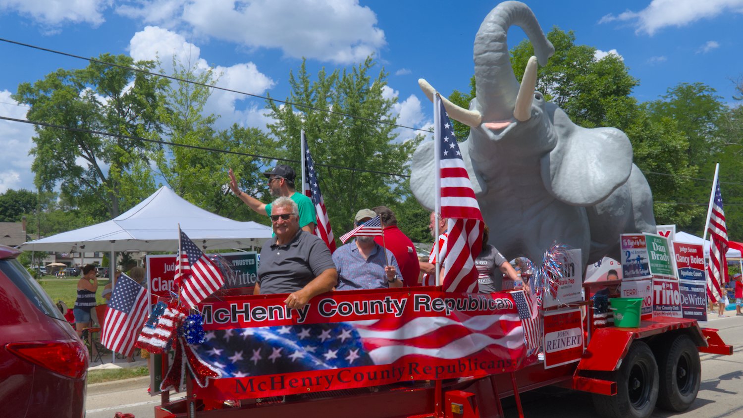 McHenry County Republican Party float.