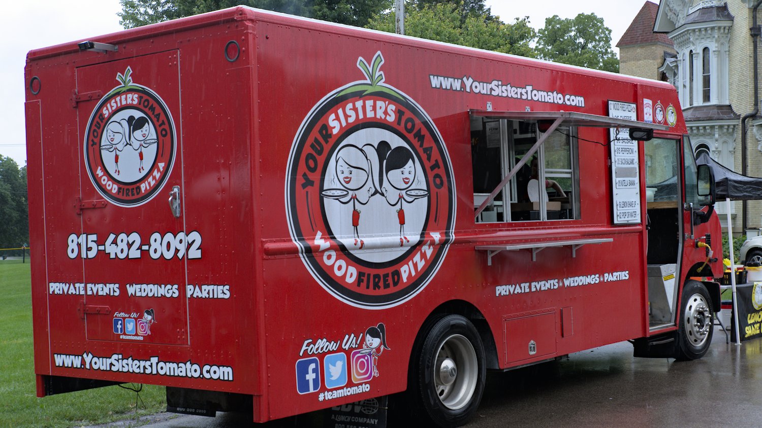 Your Sisters Tomaro Wood Fired Pizza truck.