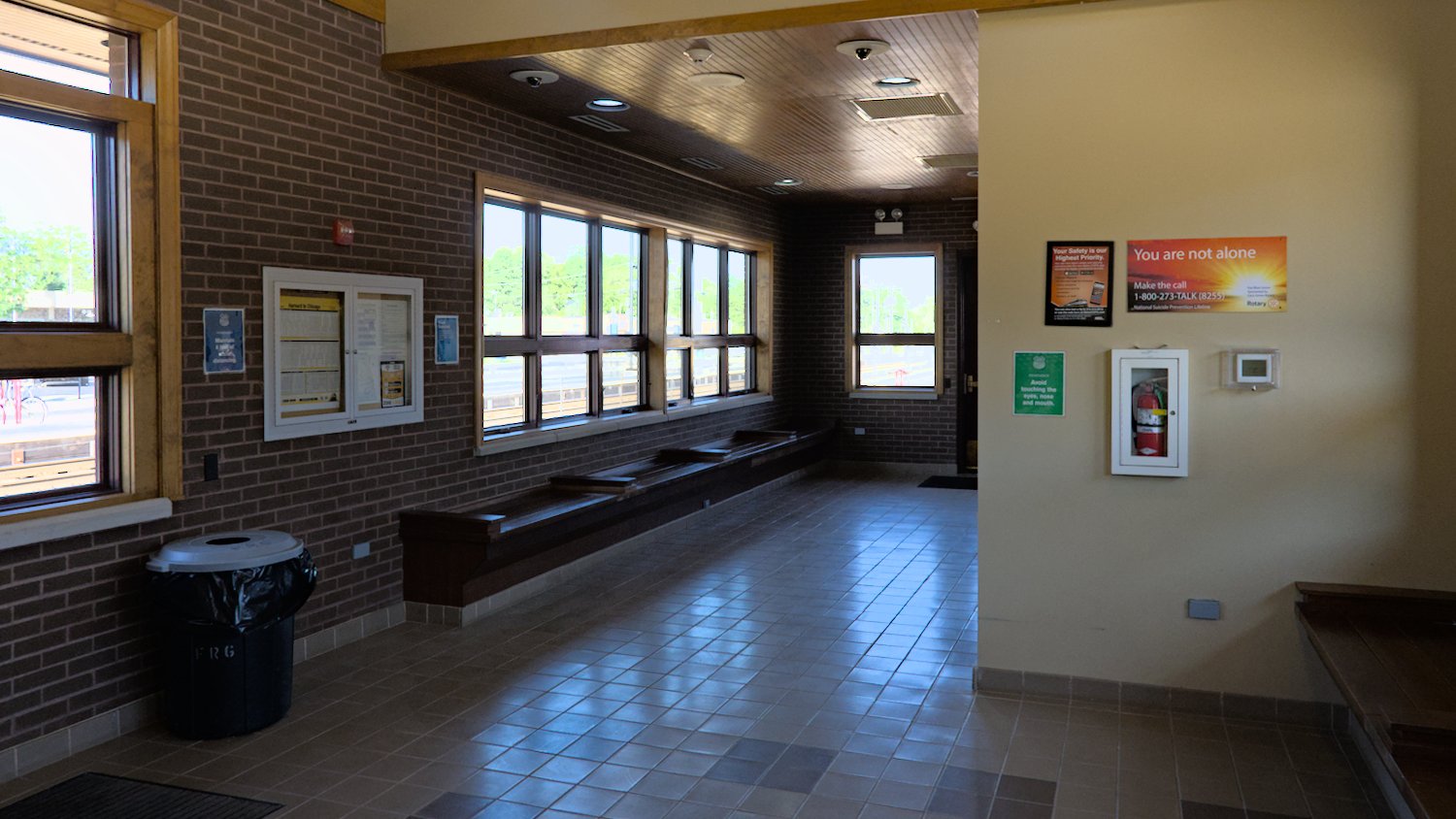 View of seating inside the Fox River Grove Metra station.