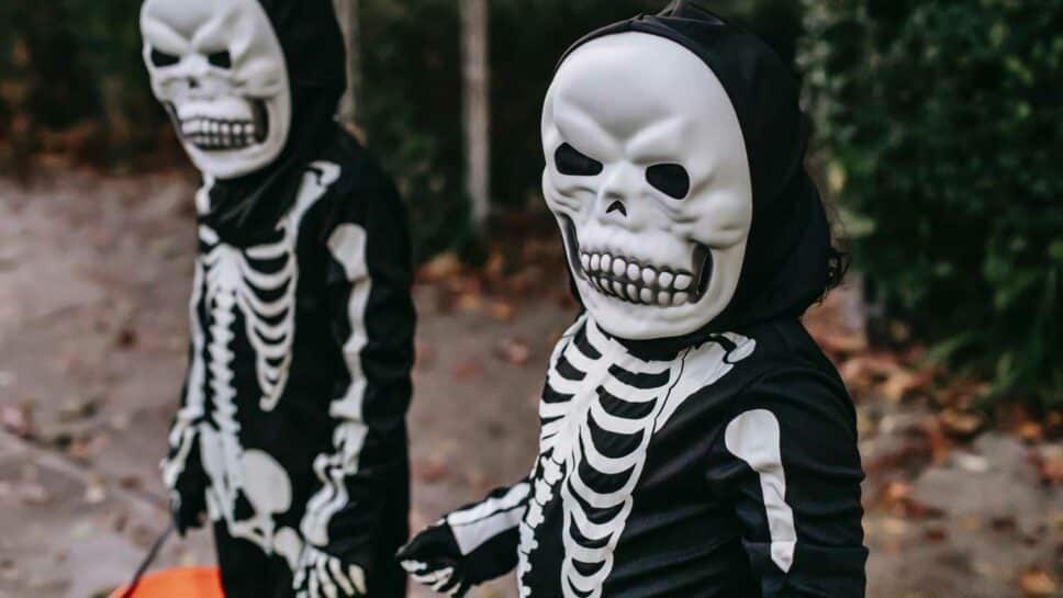Skeleton trick-or-treaters.