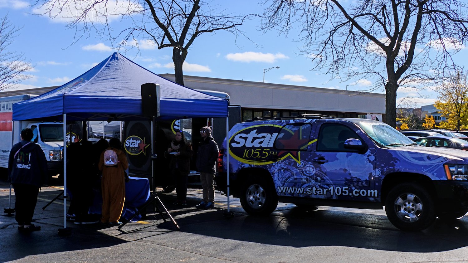 Star 105.5 playing some tunes for everyone.